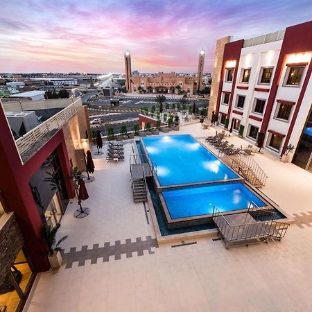 Best Western Plus Al Qurayyat City Center Екстериор снимка