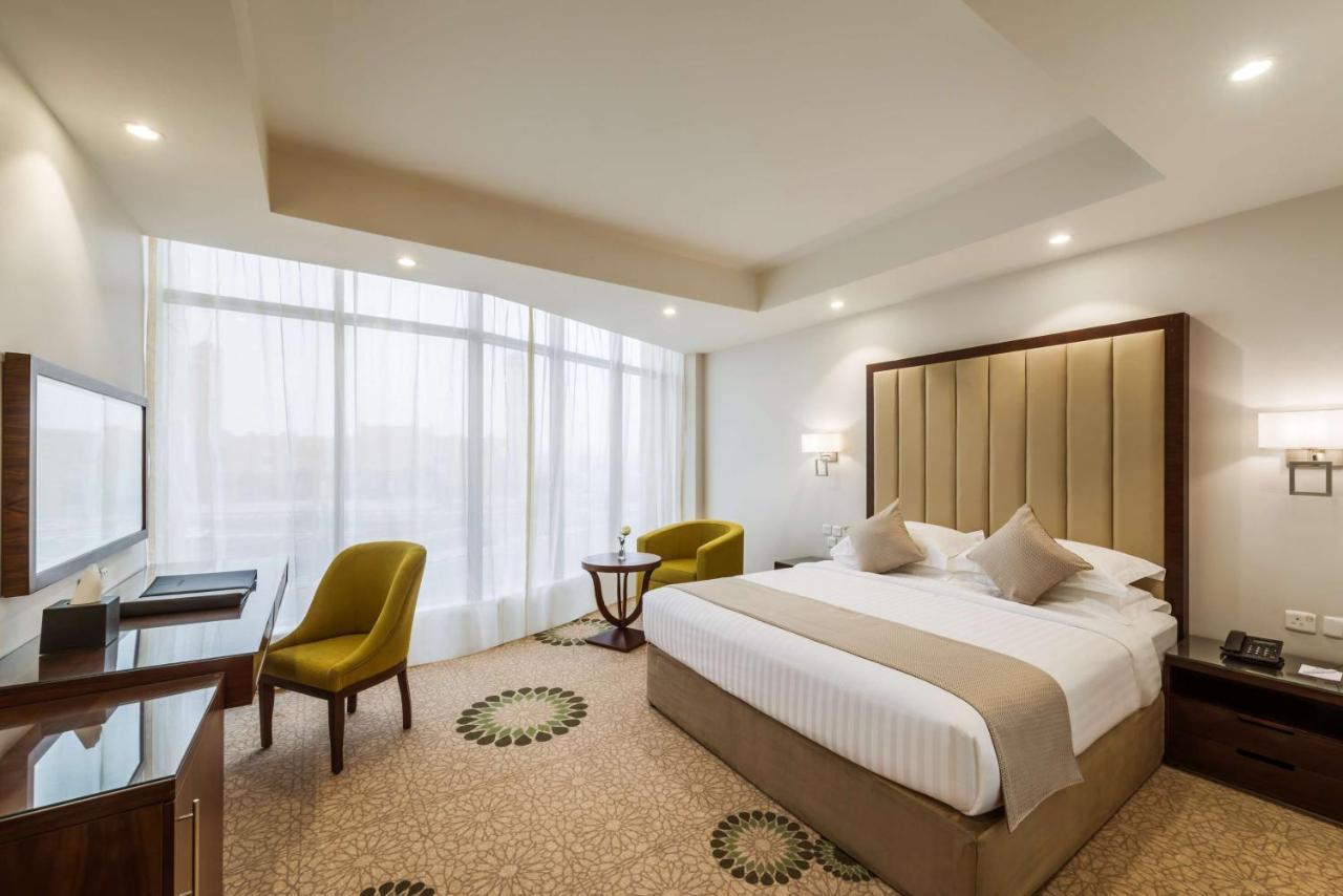 Best Western Plus Al Qurayyat City Center Екстериор снимка