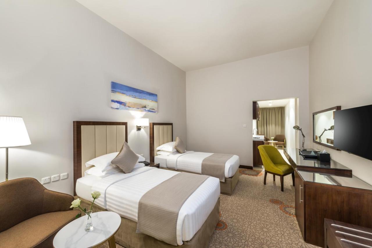 Best Western Plus Al Qurayyat City Center Екстериор снимка