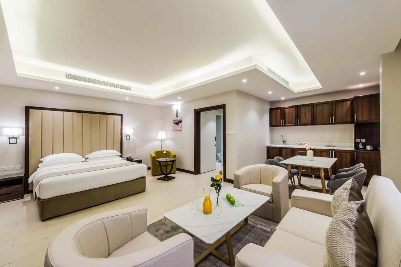 Best Western Plus Al Qurayyat City Center Екстериор снимка
