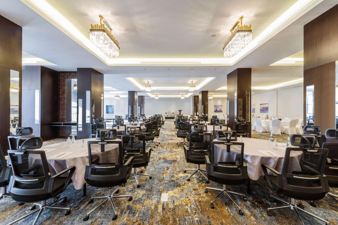 Best Western Plus Al Qurayyat City Center Екстериор снимка