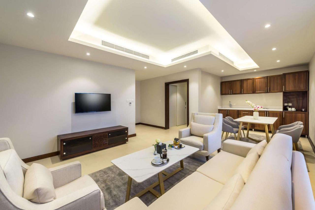 Best Western Plus Al Qurayyat City Center Екстериор снимка