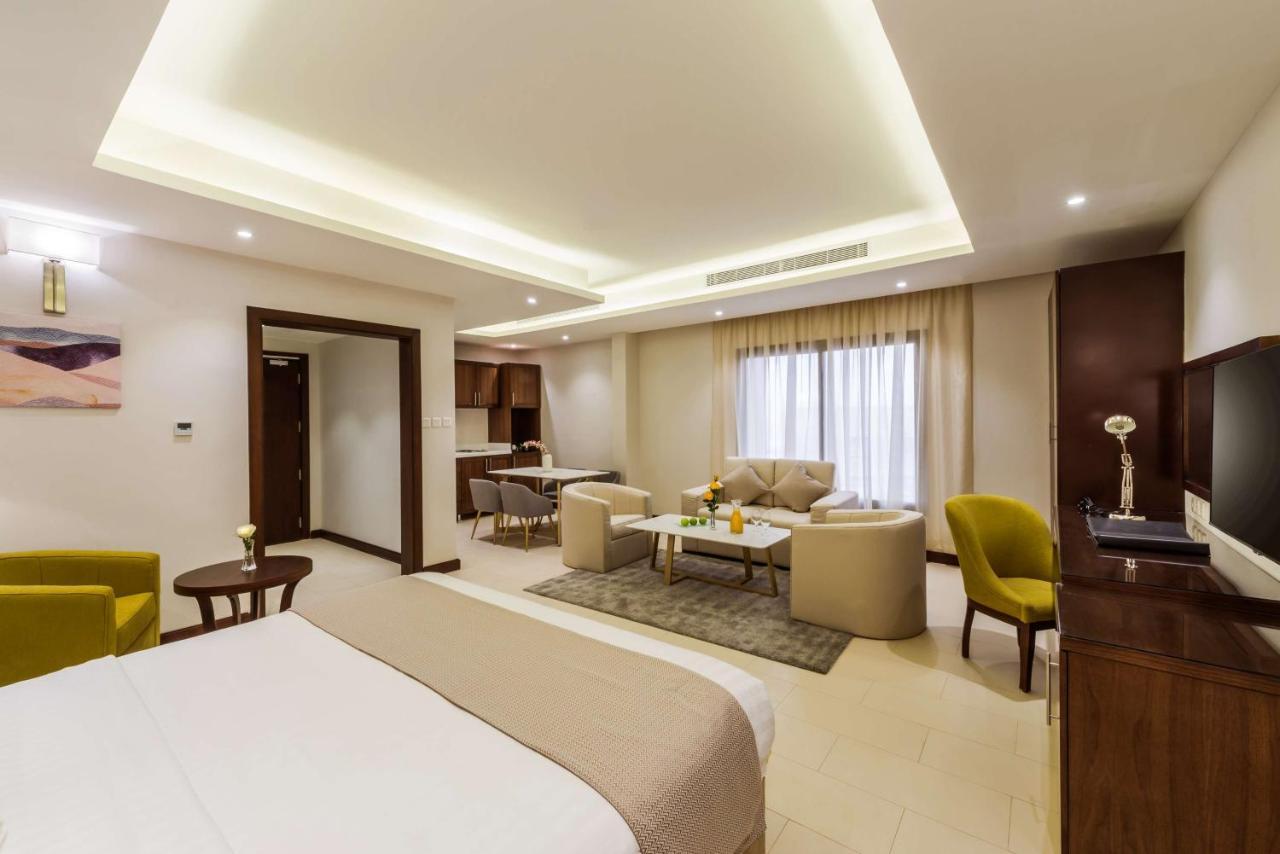 Best Western Plus Al Qurayyat City Center Екстериор снимка
