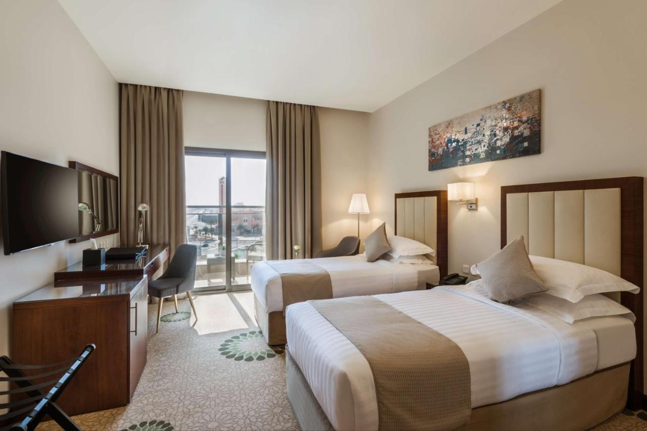 Best Western Plus Al Qurayyat City Center Екстериор снимка